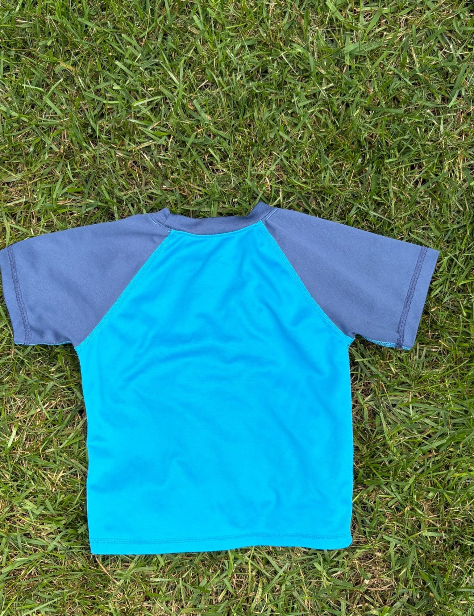 Kami Surf Aqua and Slate Blue Colorblock Rashguard, Size 4T, pre-loved, back view